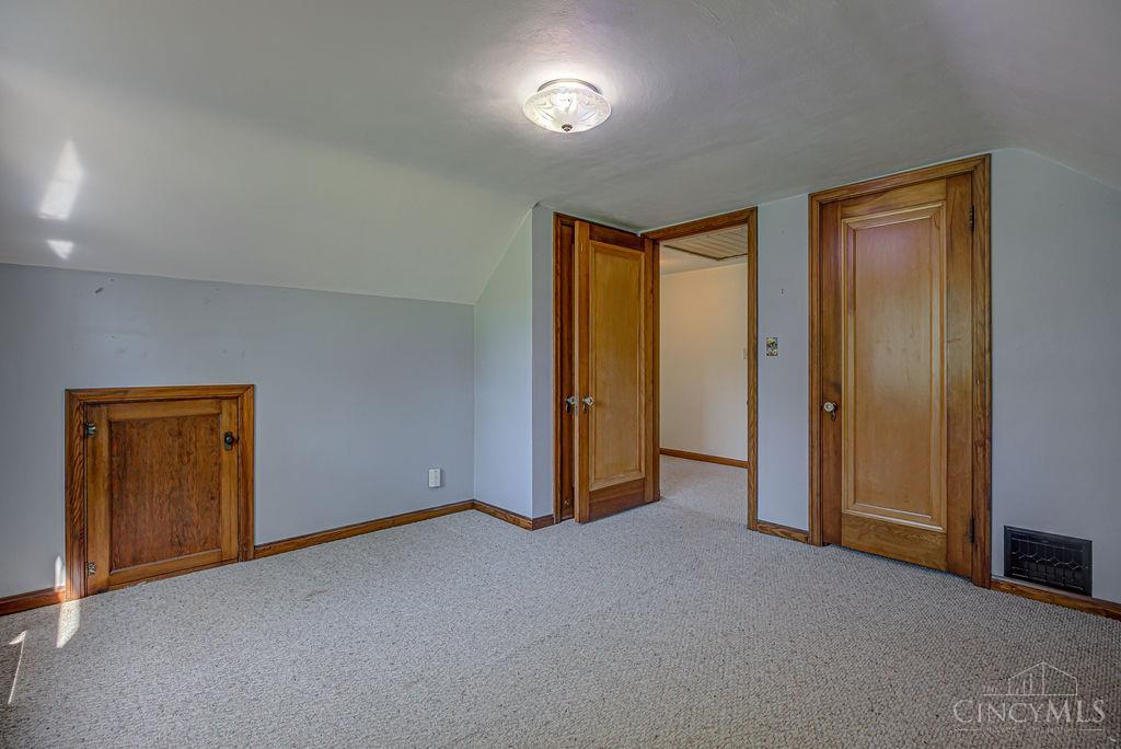 10547 Pottinger Road Cincinnati, OH 45251 - Photo 19 of 34 Gallery Image 19
