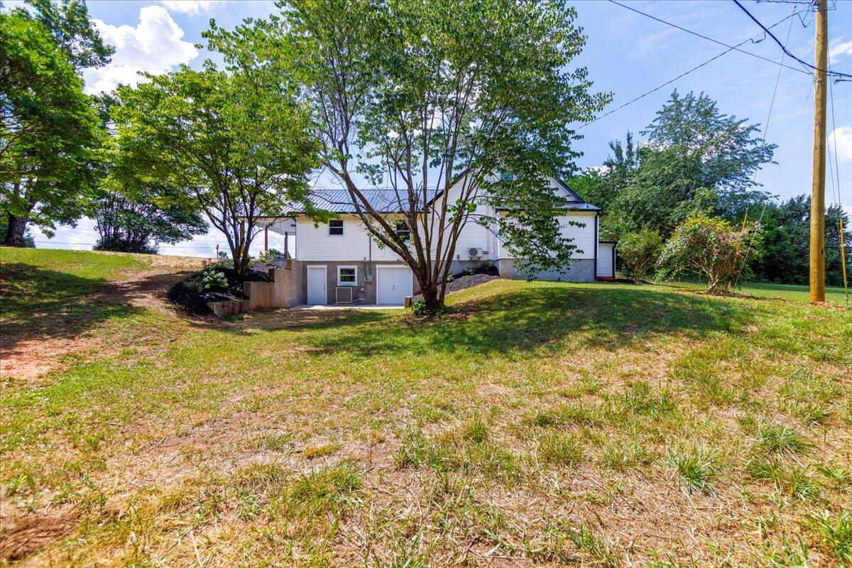 1939 Doe Run Road Rocky Mount, VA 24151 - Photo 47 of 59 48-47 1939 Doe_Run_Rd-8377-HDR-Edit