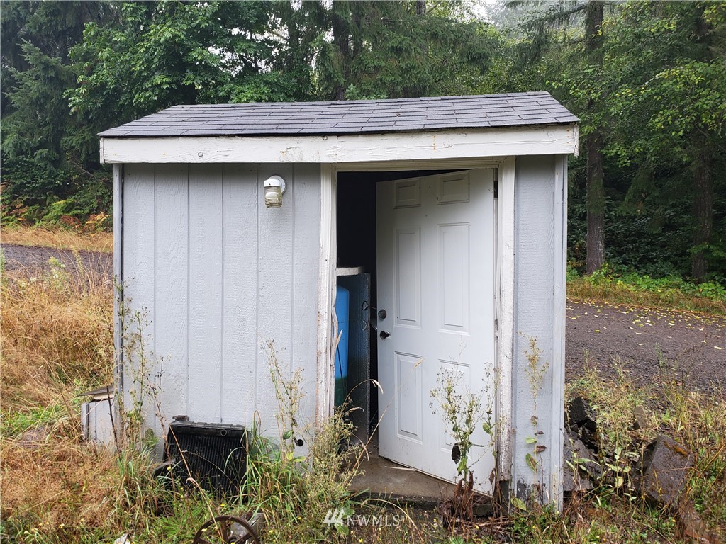 384 Hansen Road Kalama, WA 98625 - Photo 4 of 9 Gallery Image 4