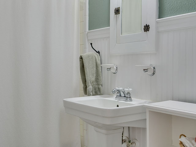 4415 Erwin Road Durham, NC 27705 - Photo 15 of 25 Bathroom