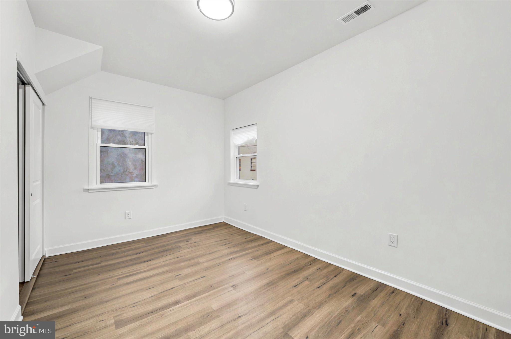 514 Ryers Avenue, Unit B Cheltenham, PA 19012 - Photo 12 of 21 Bright and airy blank canvas room.