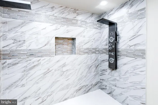 $137,500 | 712 61st Avenue, Capitol Heights, MD 20743