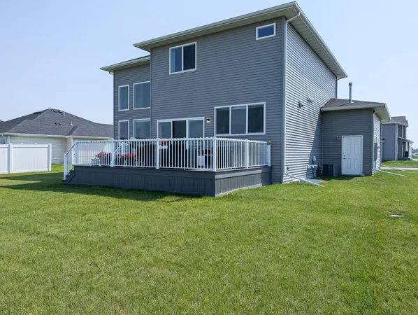 $580,000 | 2828 12th Street West, West Fargo, ND 58078