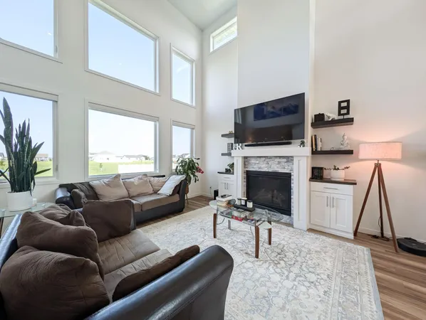 $580,000 | 2828 12th Street West, West Fargo, ND 58078