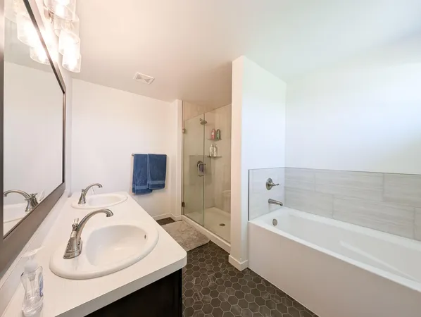 $580,000 | 2828 12th Street West, West Fargo, ND 58078