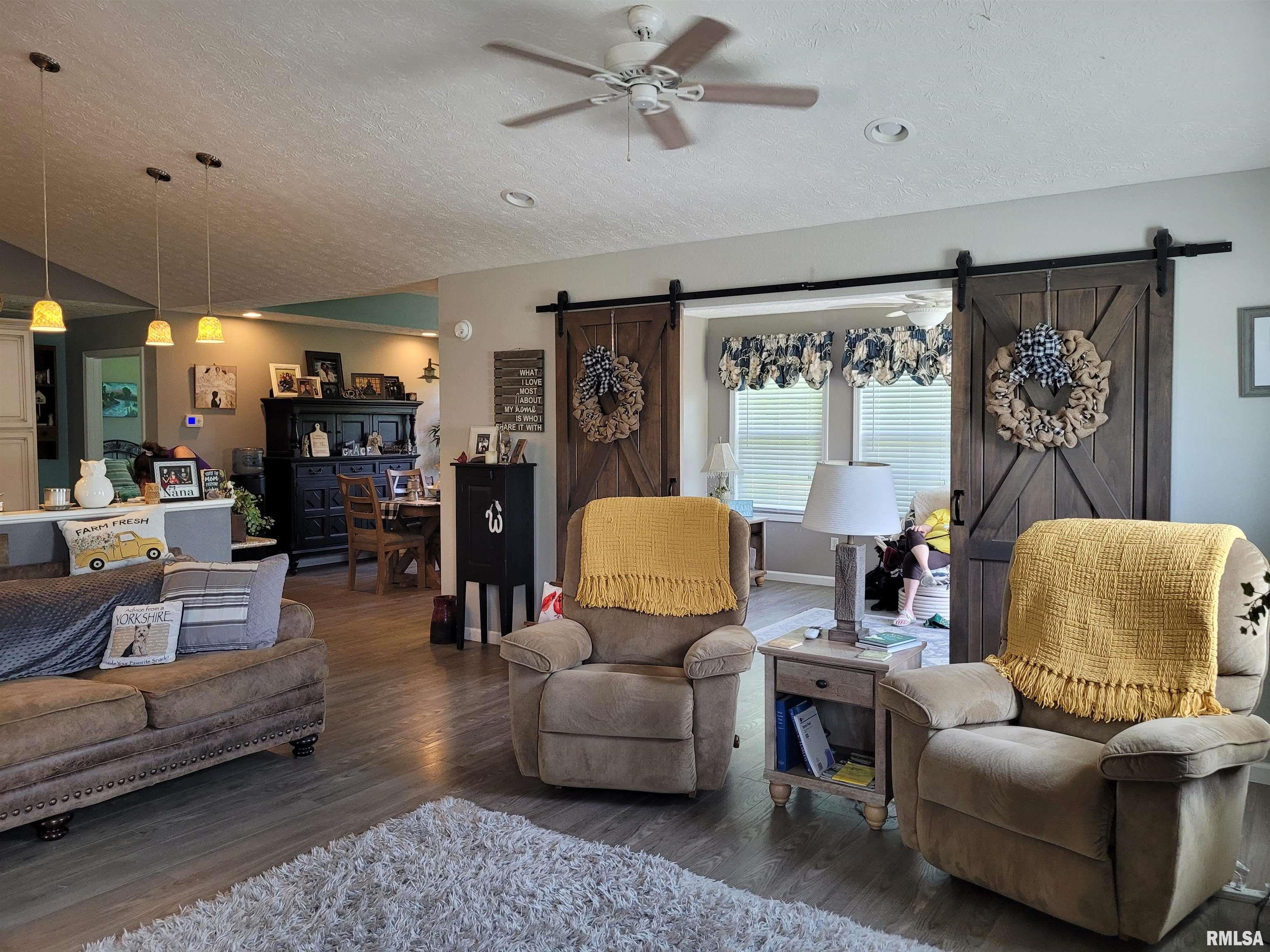 17096 East Liberty Road Mount Vernon, IL 62864 - Photo 3 of 28 Gallery Image 3