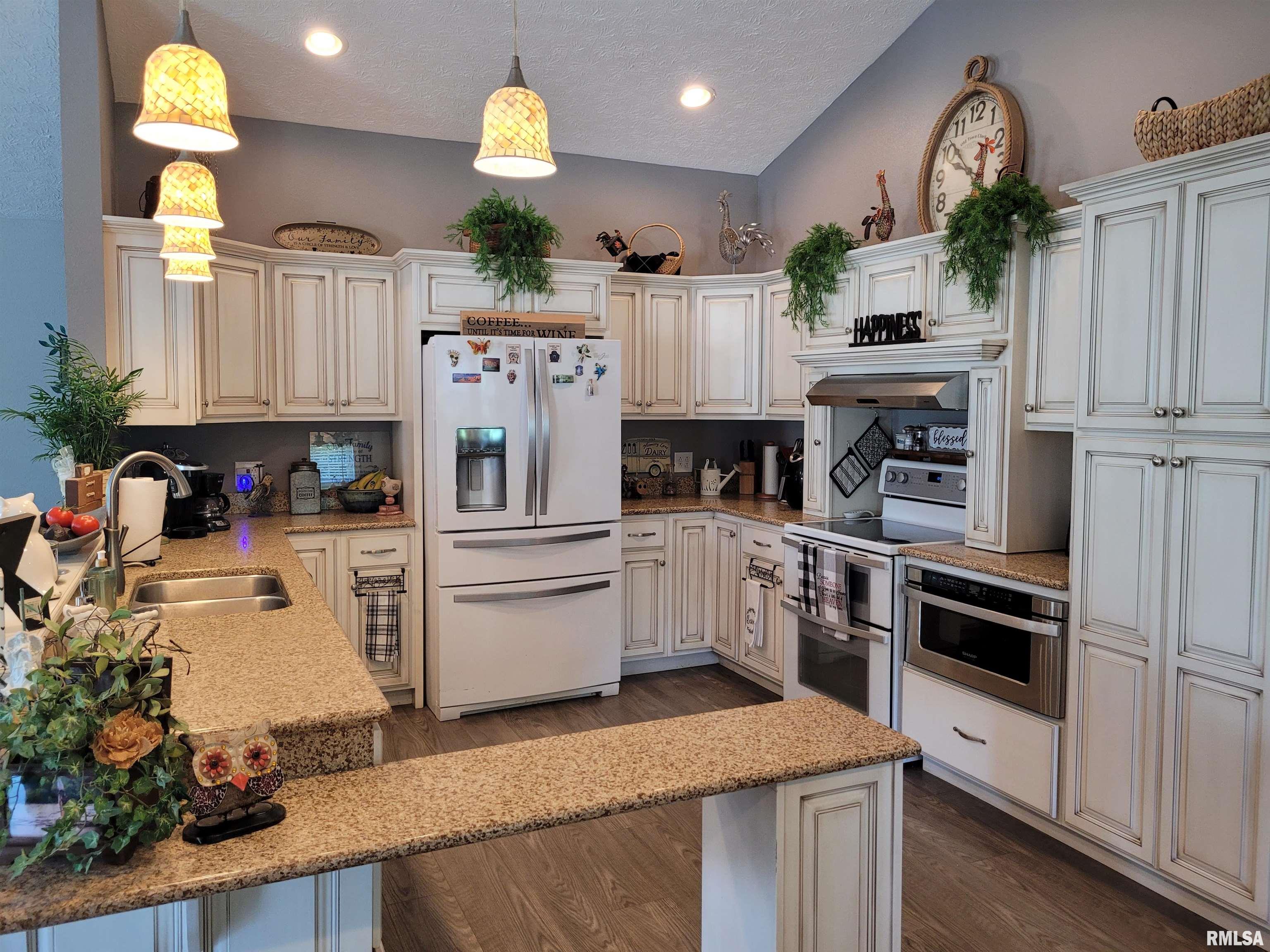 17096 East Liberty Road Mount Vernon, IL 62864 - Photo 6 of 28 Gallery Image 6
