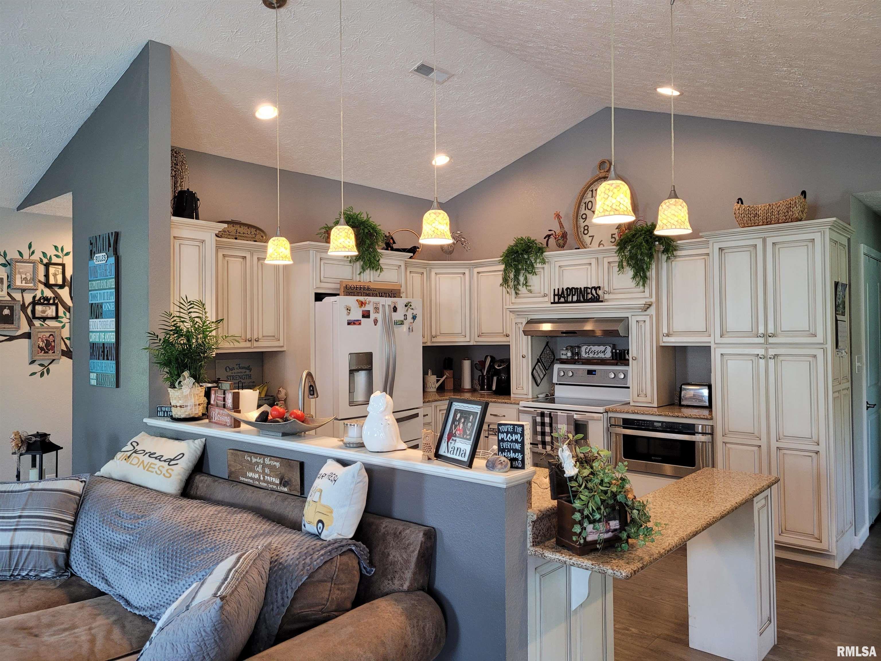 17096 East Liberty Road Mount Vernon, IL 62864 - Photo 8 of 28 Gallery Image 8