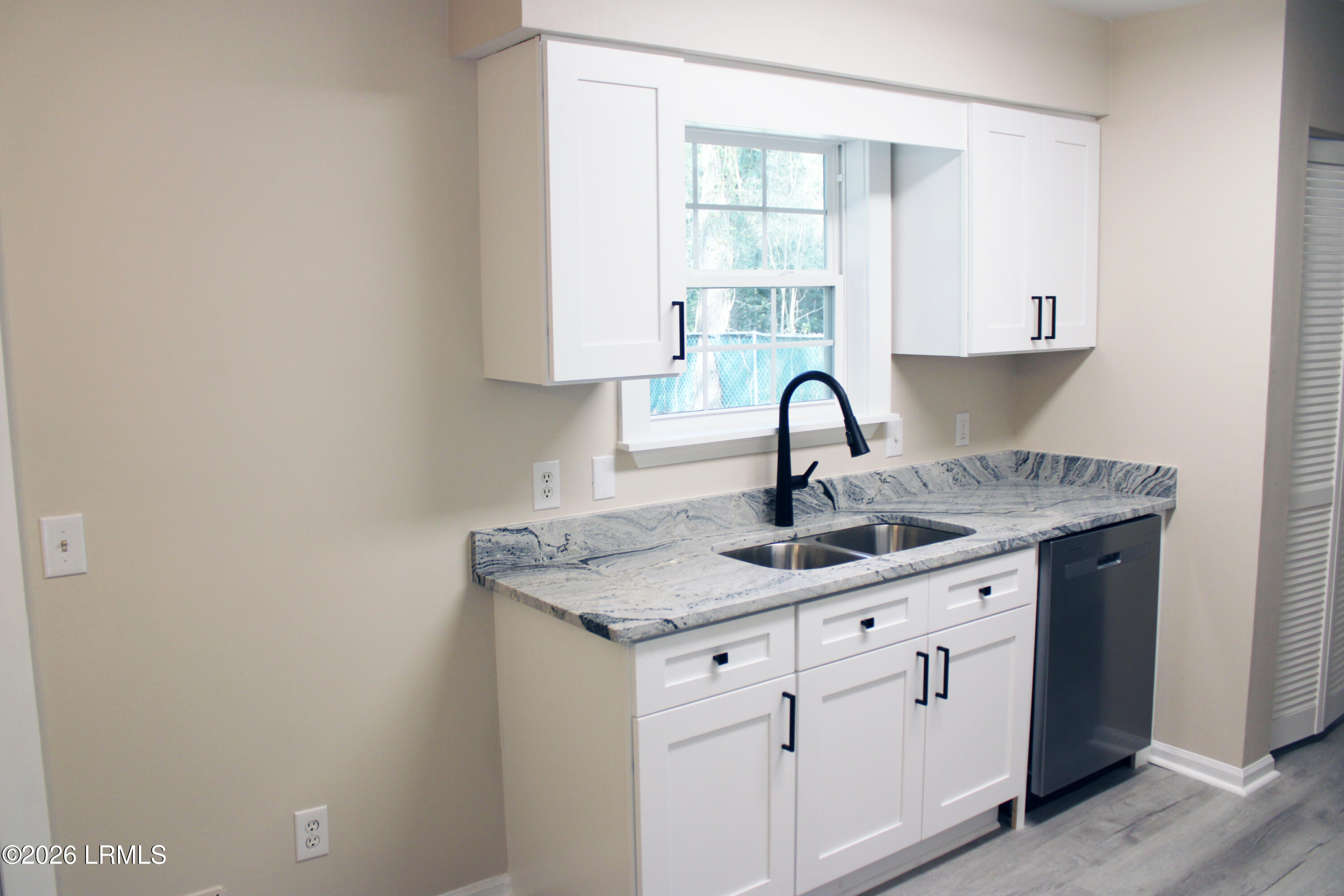 28 Springfield Road Beaufort, SC 29907 - Photo 6 of 19 IMG_0095