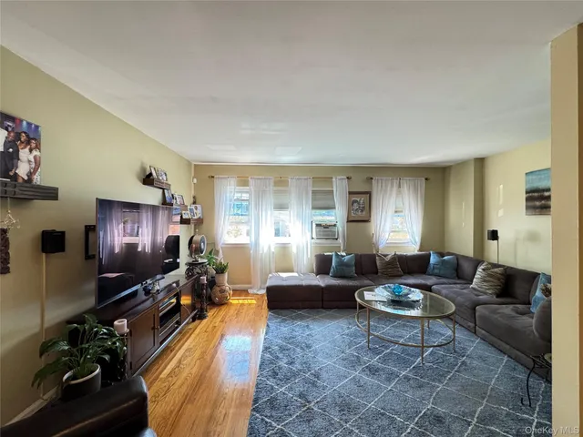 $619,000 | 4406 Murdock Avenue | Wakefield