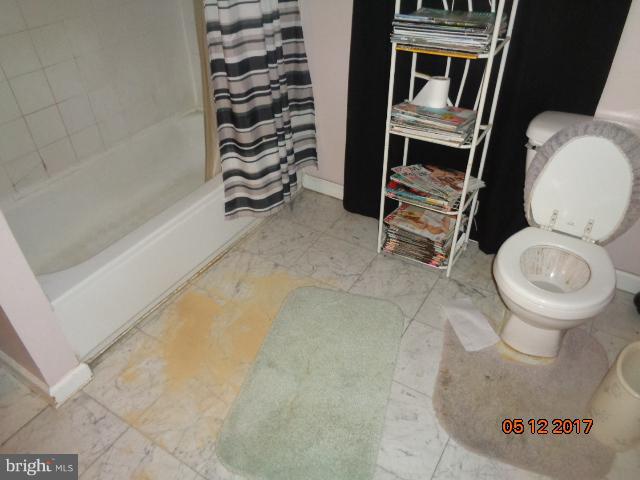 2406 Sparrows Point Road Baltimore, MD 21219 - Photo 15 of 23 Bath