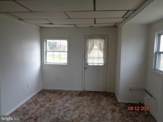 2406 Sparrows Point Road Baltimore, MD 21219 - Photo 22 of 23 Living Room