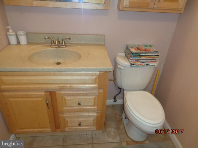 2406 Sparrows Point Road Baltimore, MD 21219 - Photo 10 of 23 Bath