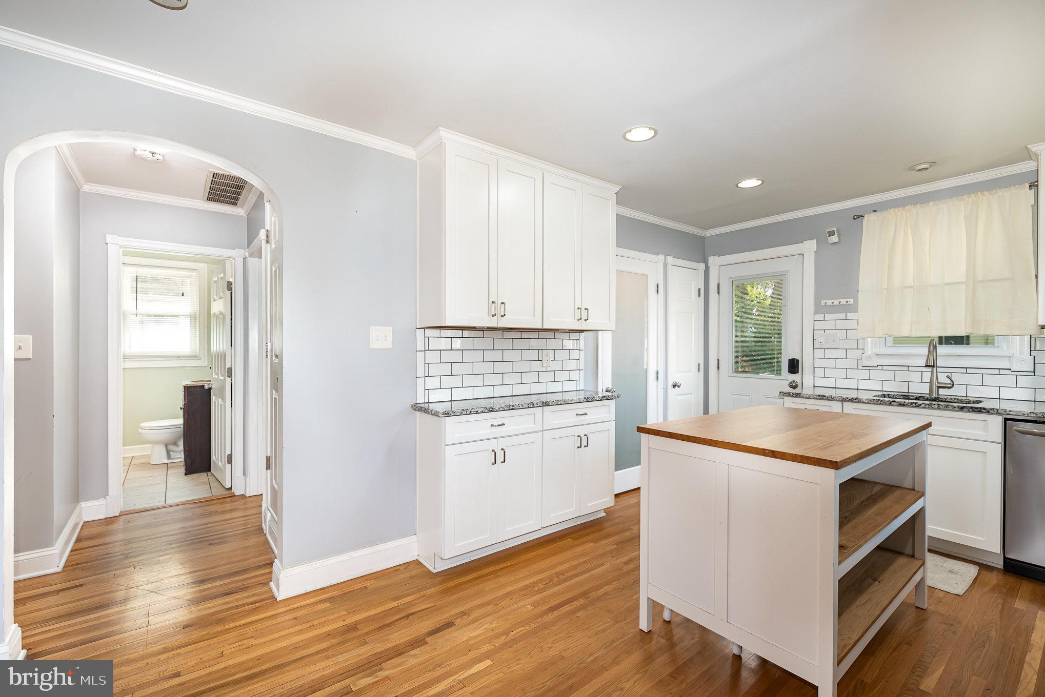 8308 Wilson Avenue Baltimore, MD 21234 - Photo 10 of 24