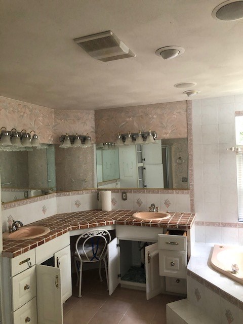 75 Fox Ridge Drive Cranston, RI 02921 - Photo 10 of 13 Gallery Image 10
