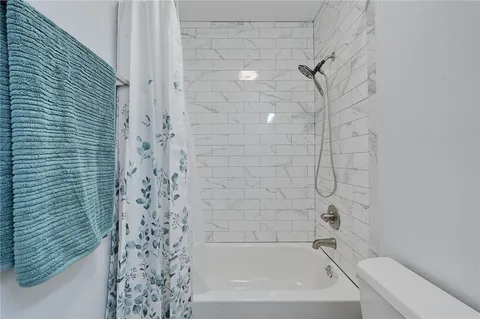 $1,250 | 1111 West 10th Street, Unit 204, Austin, TX 78703