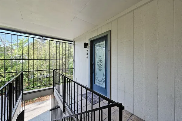$1,175 | 1111 West 10th Street, Unit 204, Austin, TX 78703