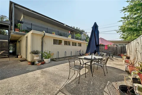 $1,250 | 1111 West 10th Street, Unit 204, Austin, TX 78703