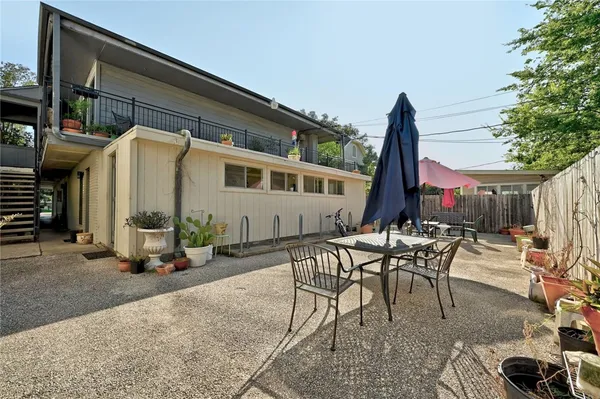 $1,175 | 1111 West 10th Street, Unit 204, Austin, TX 78703