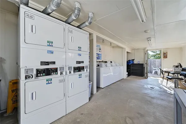 $1,175 | 1111 West 10th Street, Unit 204, Austin, TX 78703