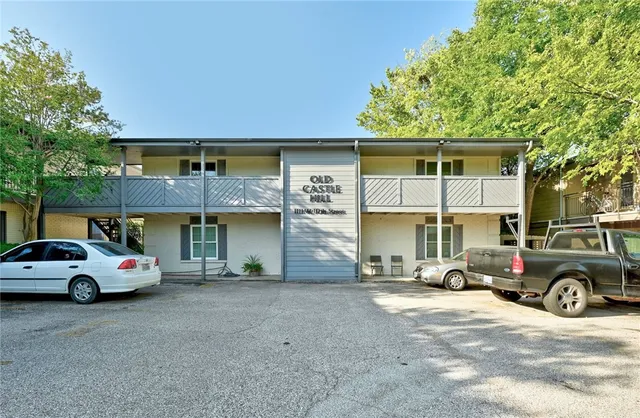 $1,250 | 1111 West 10th Street, Unit 204, Austin, TX 78703