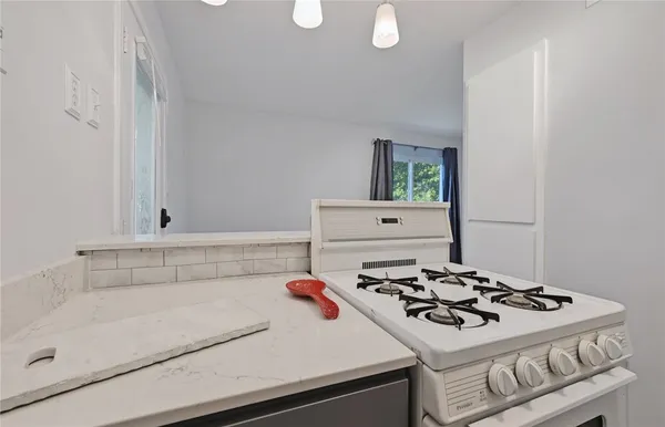 $1,175 | 1111 West 10th Street, Unit 204, Austin, TX 78703