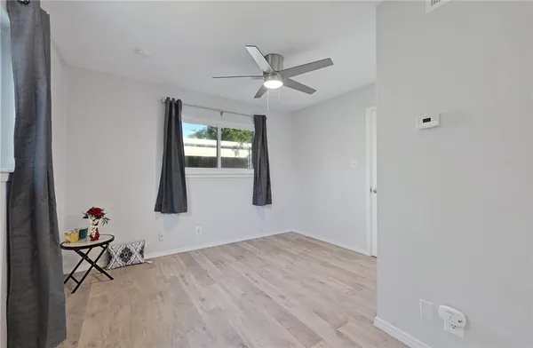 $1,175 | 1111 West 10th Street, Unit 204, Austin, TX 78703