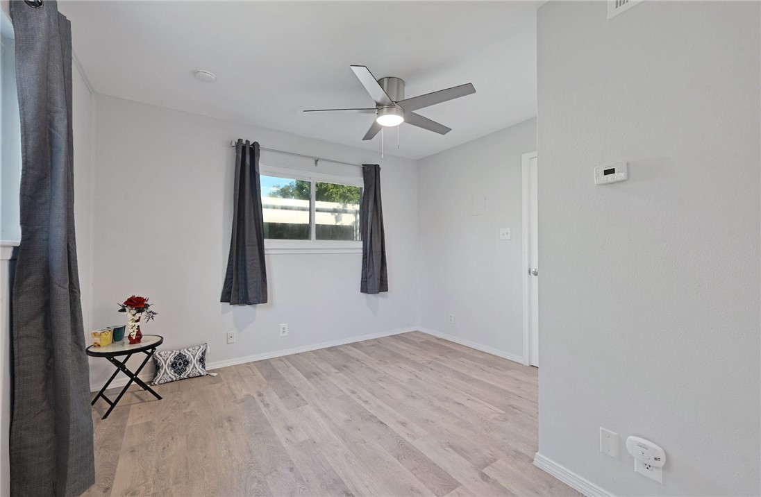 1111 West 10th Street, Unit 204 Austin, TX 78703 - Photo 8 of 19 Living/sleeping area