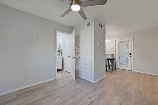 $1,175 | 1111 West 10th Street, Unit 204, Austin, TX 78703