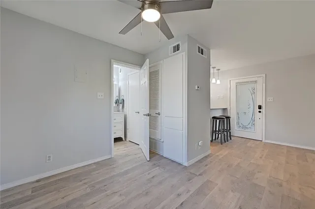 $1,250 | 1111 West 10th Street, Unit 204, Austin, TX 78703