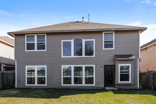 $2,215 | 8343 Broadleaf Avenue, Baytown, TX 77521