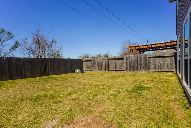 $2,300 | 8343 Broadleaf Avenue, Baytown, TX 77521