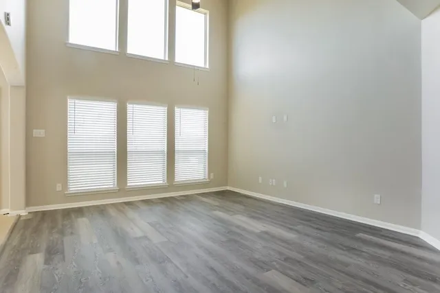 $2,300 | 8343 Broadleaf Avenue, Baytown, TX 77521