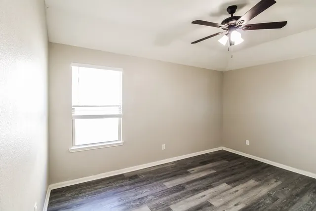 $2,215 | 8343 Broadleaf Avenue, Baytown, TX 77521