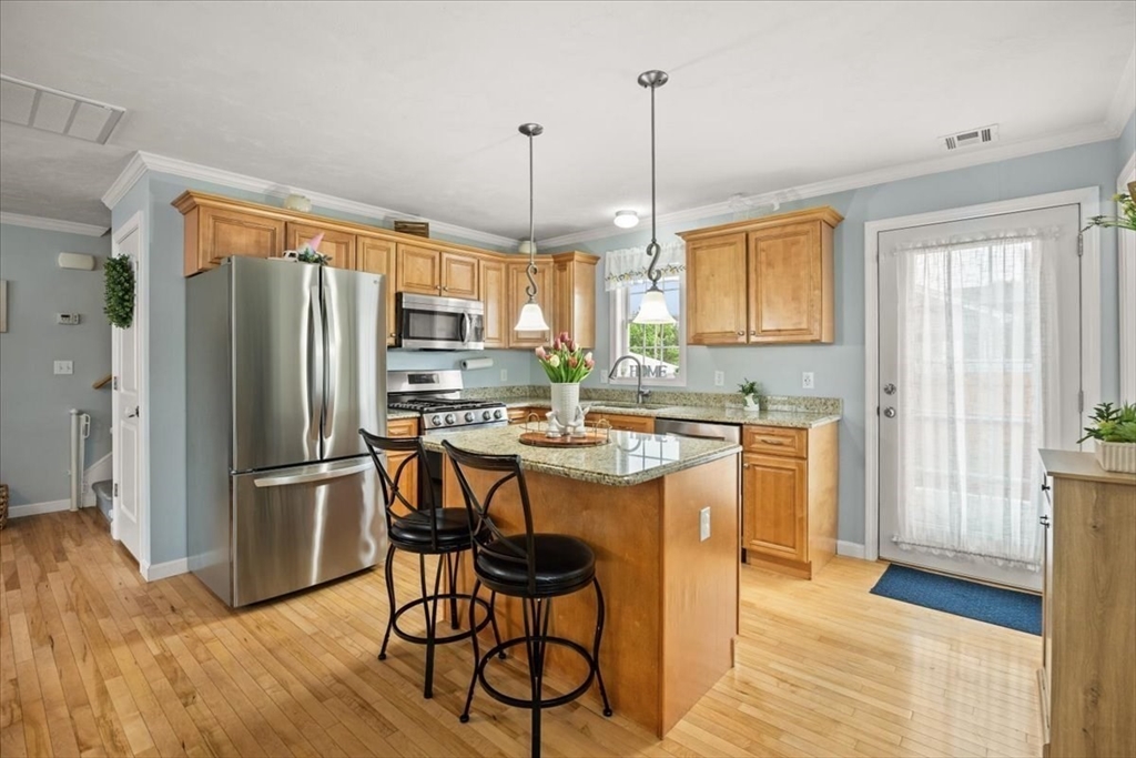 525 Anthony Street Fall River, MA 02721 - Photo 6 of 38