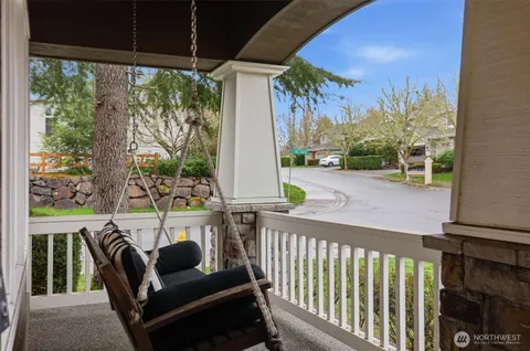 $1,698,600 | 928 271st Avenue Southeast, Sammamish, WA 98075