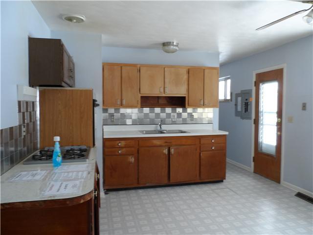 224 Redmond Road Columbus, OH 43228 - Photo 3 of 5 Gallery Image 3