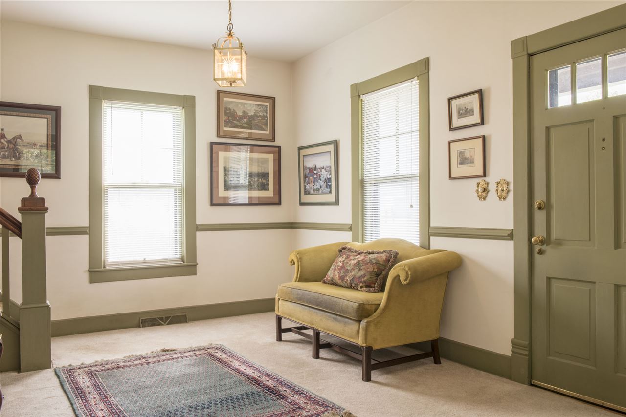 233 East Rockingham Street Elkton, VA 22827 - Photo 5 of 27 Gallery Image 5