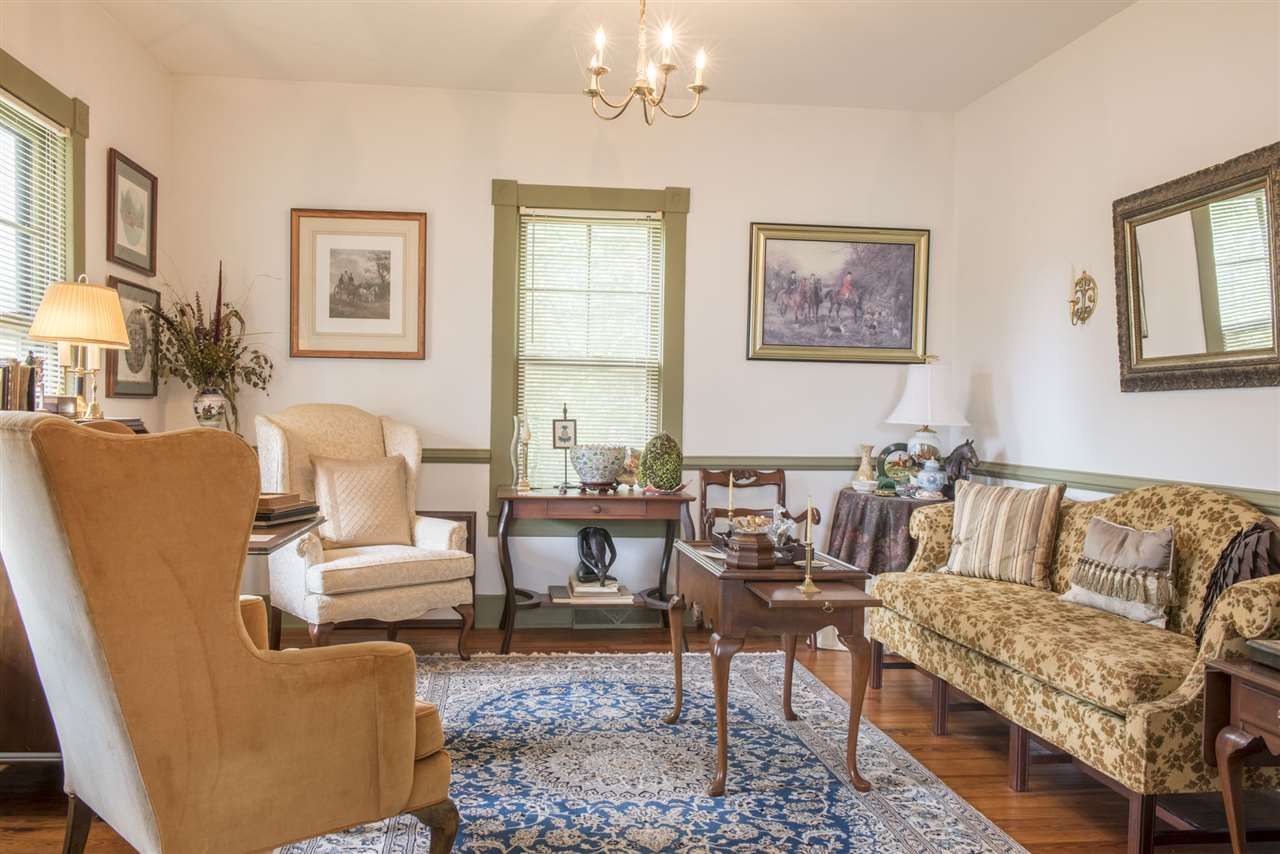 233 East Rockingham Street Elkton, VA 22827 - Photo 6 of 27 Gallery Image 6