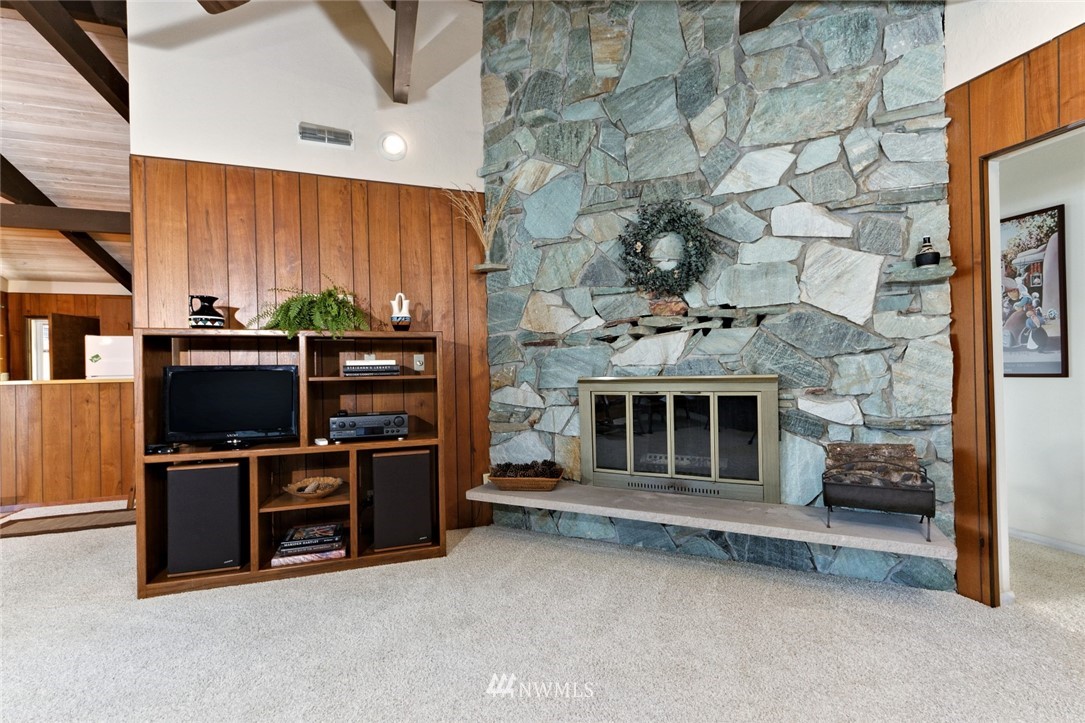 644 East Pickering Road Shelton, WA 98584 - Photo 4 of 25 Gallery Image 4