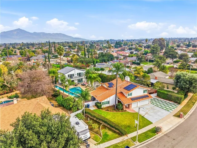 $1,800,000 | 215 San Rafael Street, Redlands, CA 92373