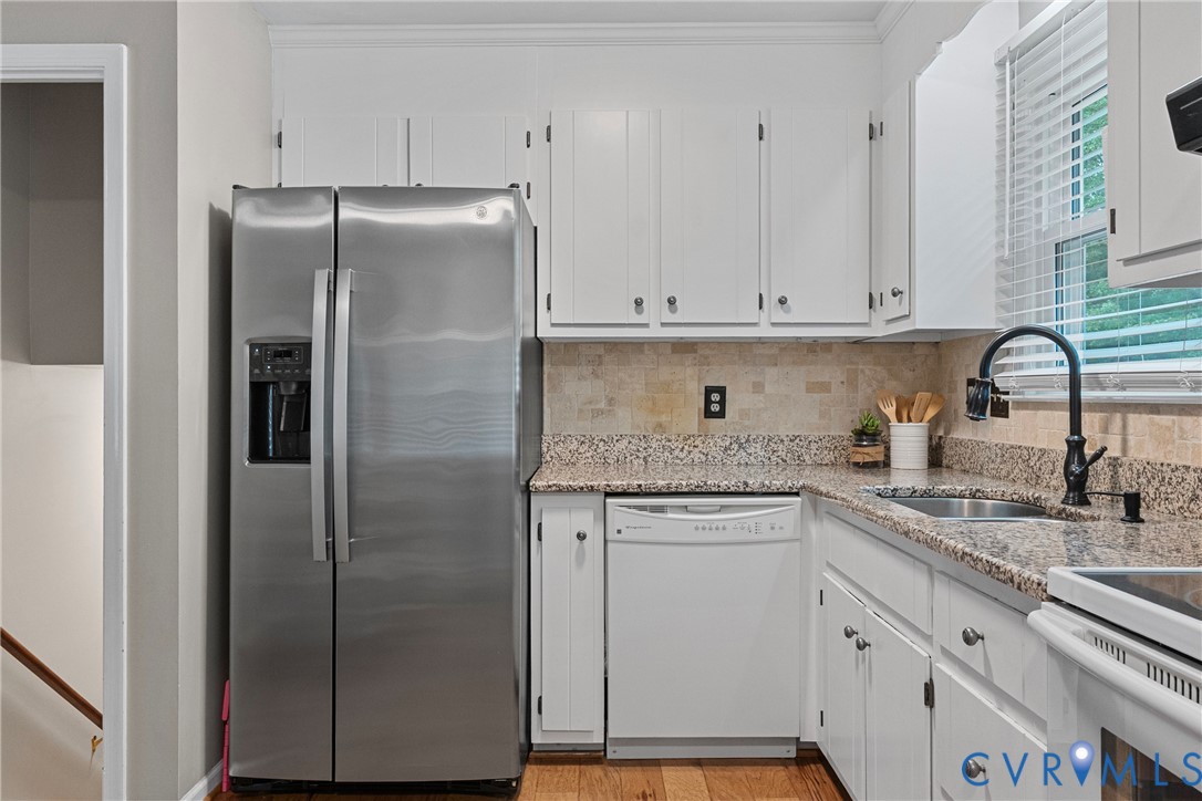 10524 Genlou Road Chesterfield, VA 23832 - Photo 13 of 42 Stainless Fridge