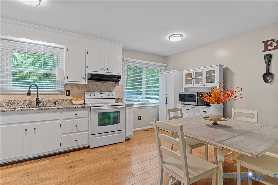 10524 Genlou Road Chesterfield, VA 23832 - Photo 10 of 42 Light and Bright kitchen with updated cabinets