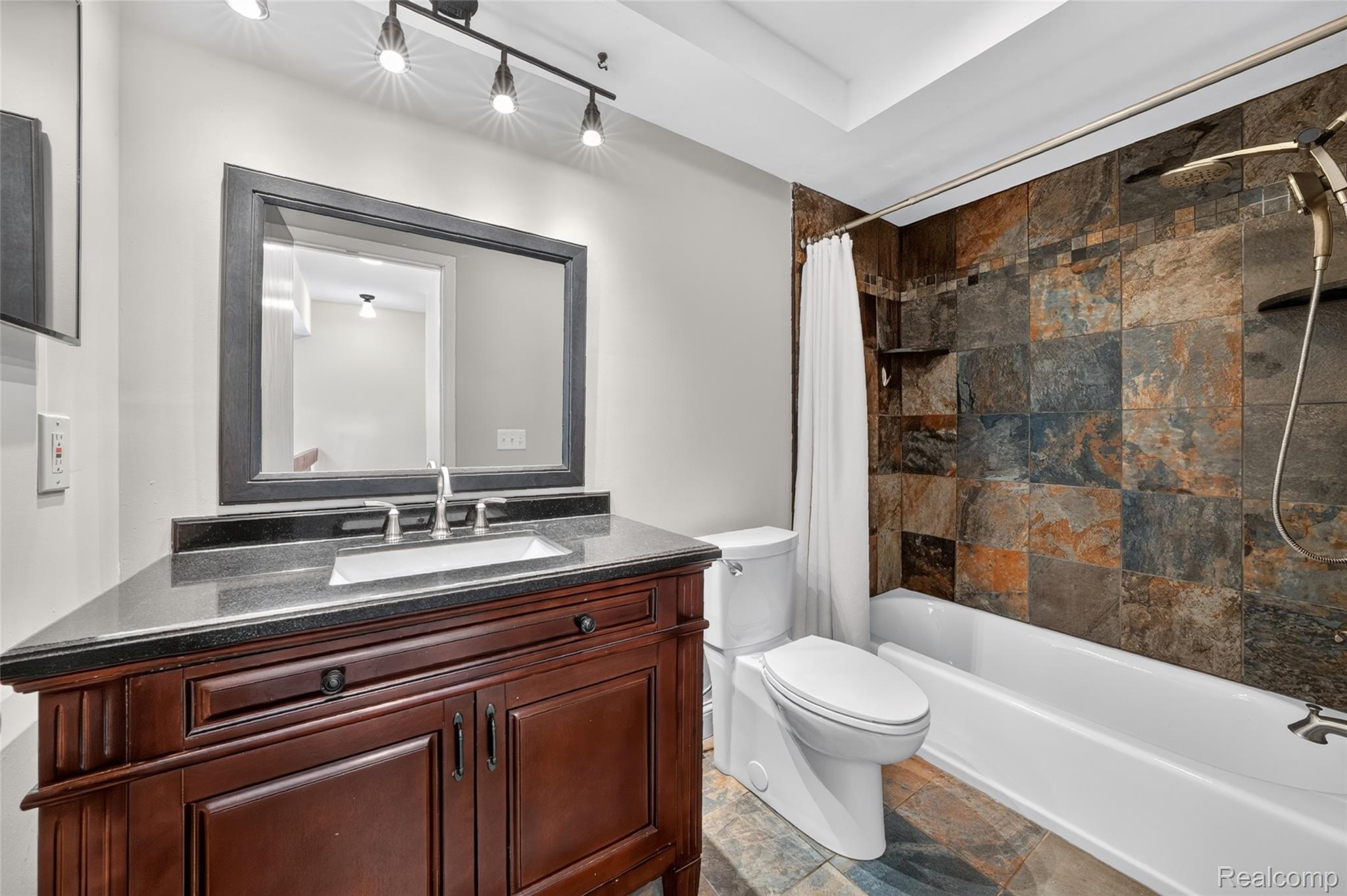 4565 Brookside Road Fenton, MI 48430 - Photo 24 of 50 4565 Brookside Rd Fenton HDR-101.jpg