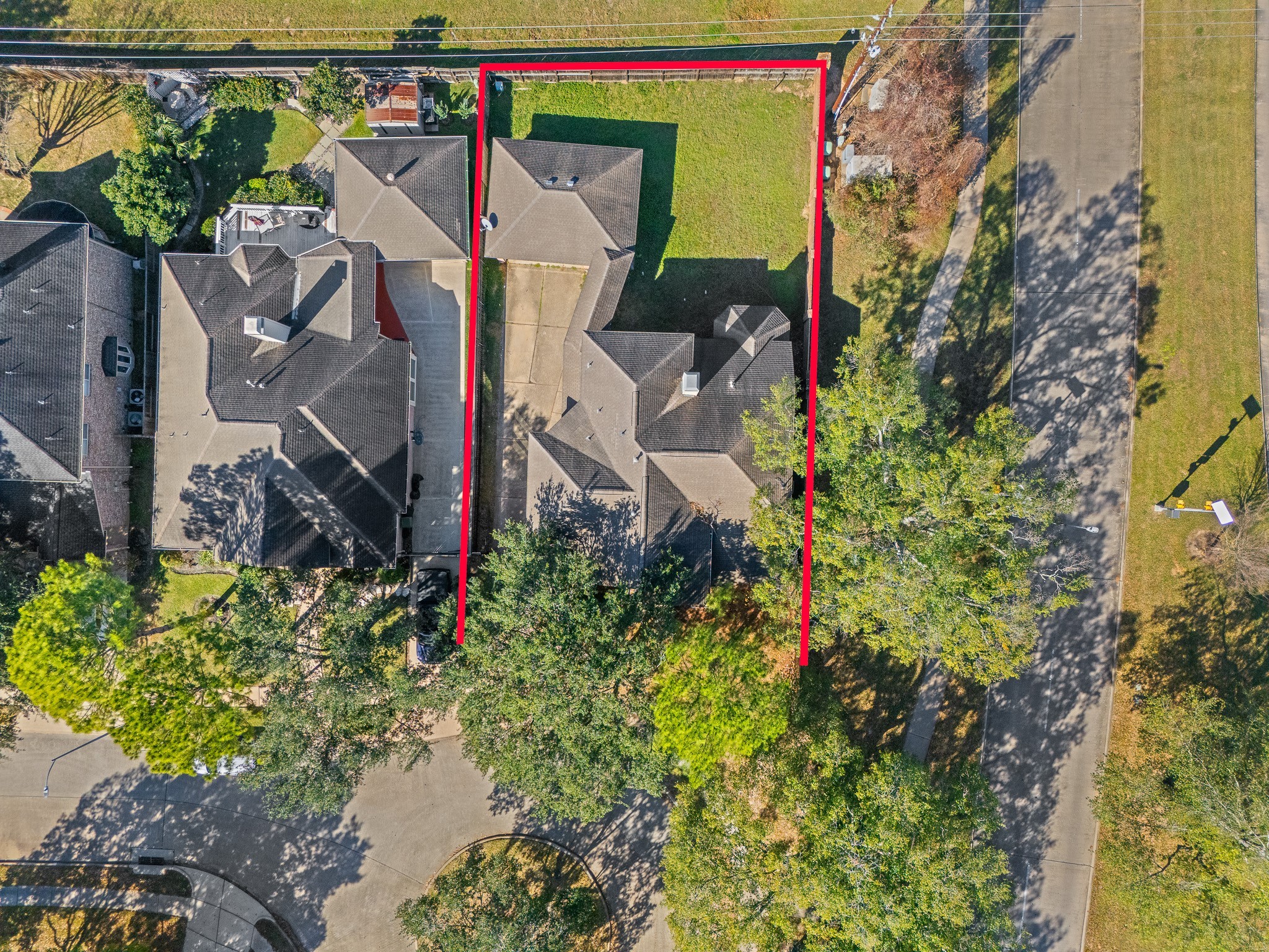 9306 Lochflora Drive Spring, TX 77379 - Photo 40 of 48 a view of a garden with a house