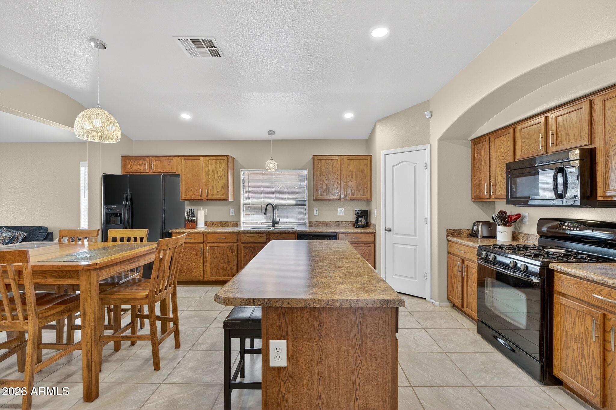29207 North Mountain View Road San Tan Valley, AZ 85143 - Photo 25 of 40 025_15-web-or-mls-37n_mountain_view_rd_7