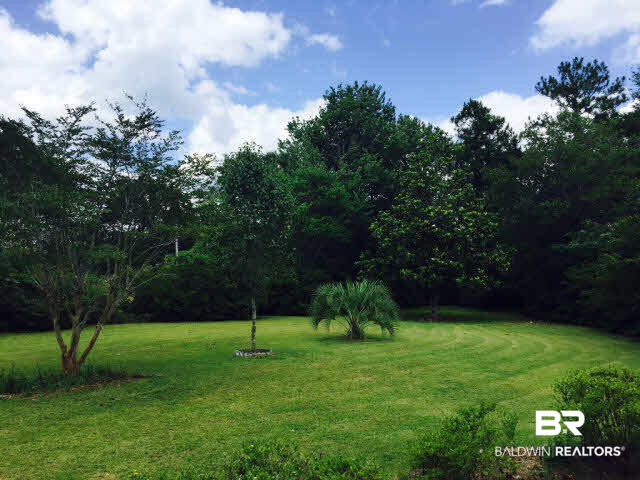 39660 Hannis Williams Road Bay Minette, AL 36507 - Photo 29 of 32 For Sale: 39660 Hannis Williams Road, Bay Minette, AL 36507 Yard