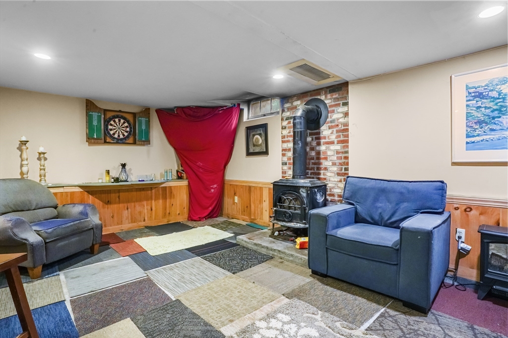 207 Topsfield Road Wenham, MA 01984 - Photo 14 of 20
