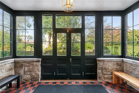 $8,250,000 | 7 Red Cross Avenue, Newport, RI 02840