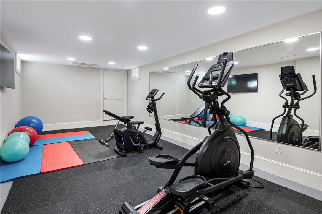 7 Red Cross Avenue Newport, RI 02840 - Photo 41 of 48